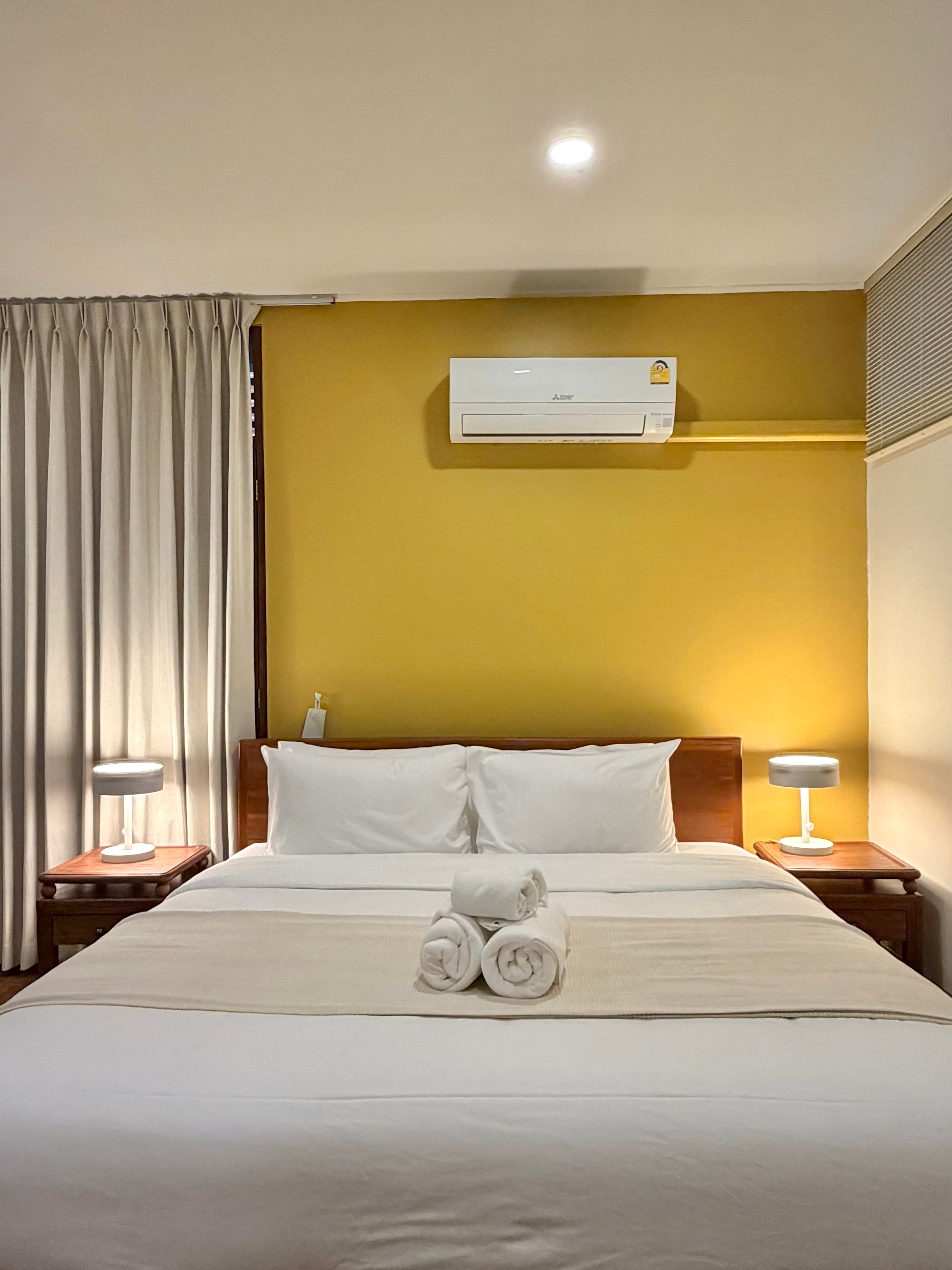 B8 Thonglor — photo 2