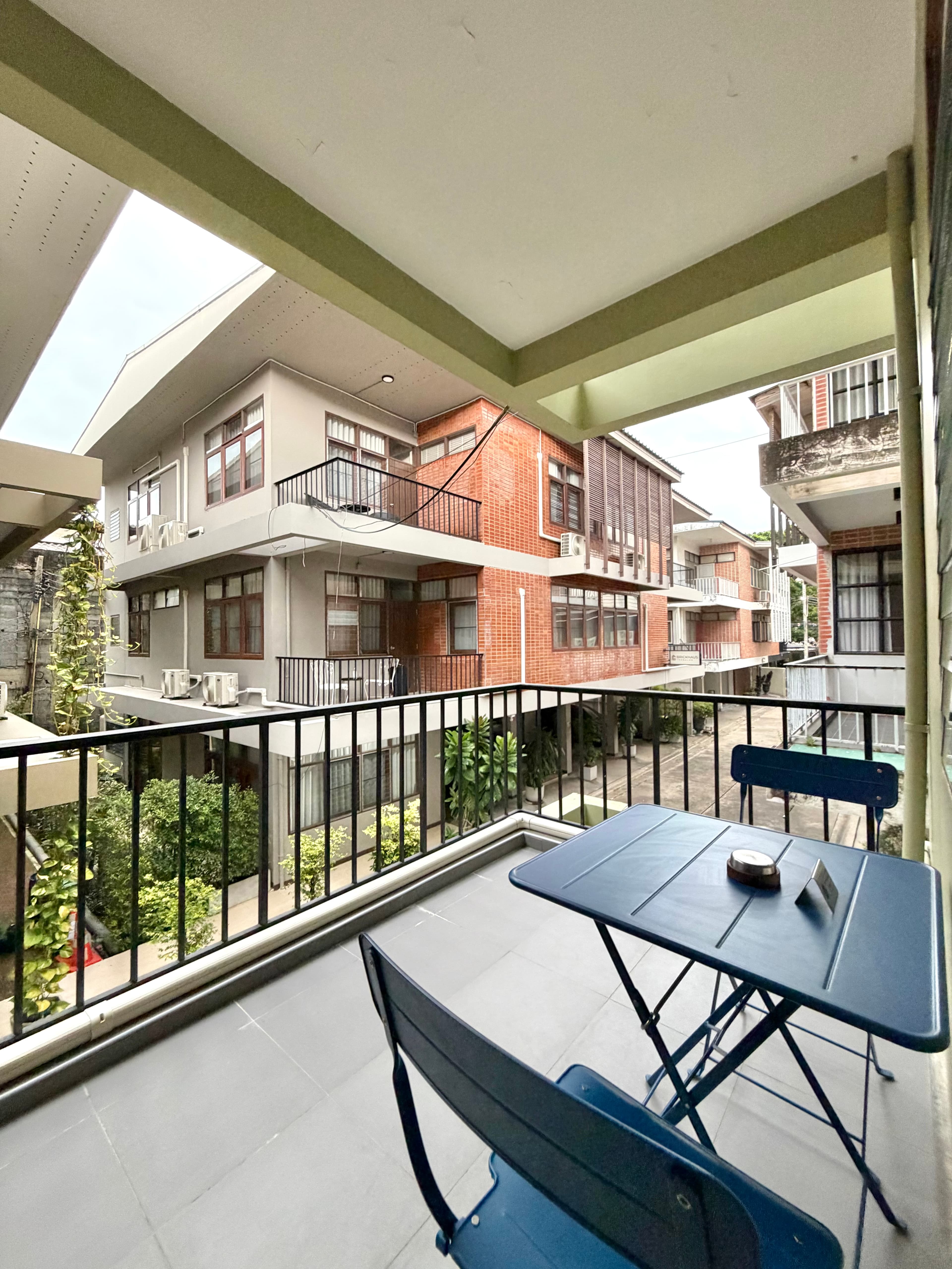 B8 Thonglor — photo 5