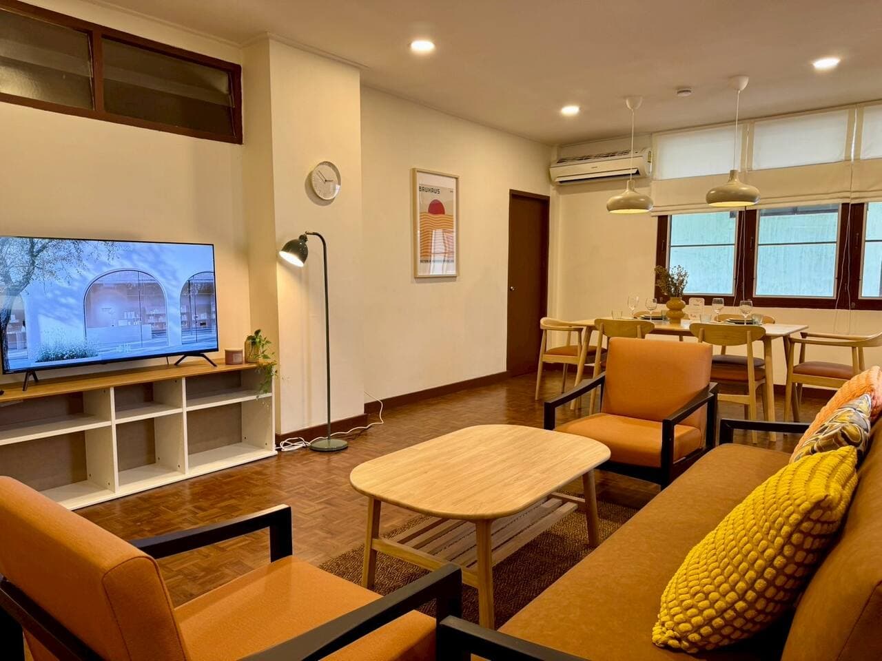 B8 Thonglor — photo 8