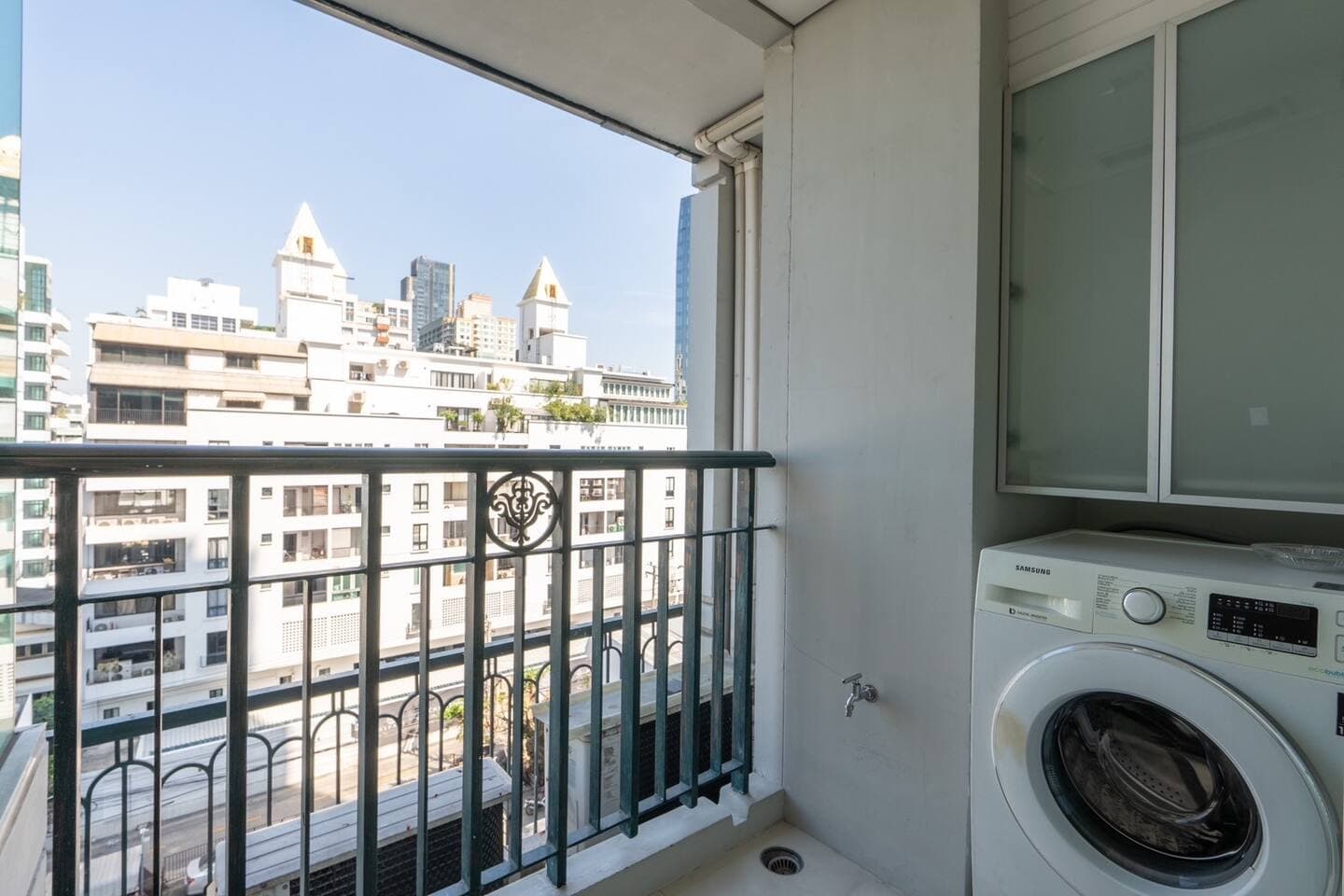 Ivy Thonglor Co-property F6 — photo 35