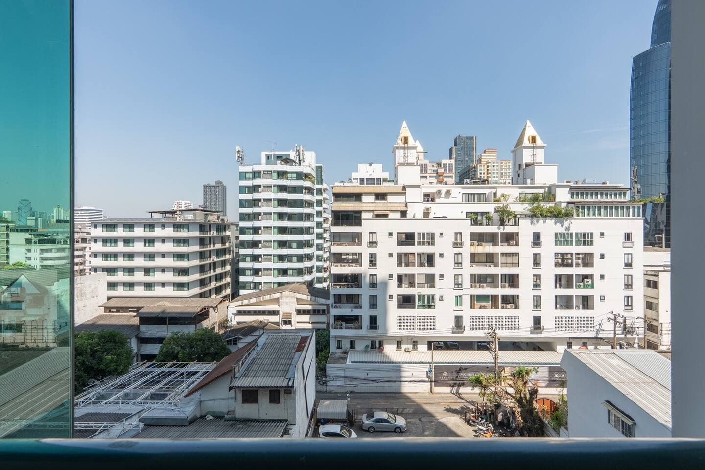 Ivy Thonglor Co-property F6 — photo 37