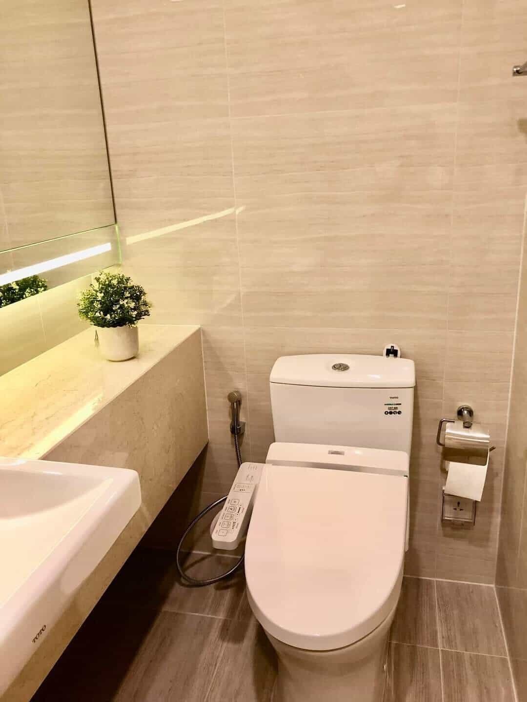 Low-rise Condo, Soi Sukhumvit 33 (near BTS Phrom Phong / EmQuartier)