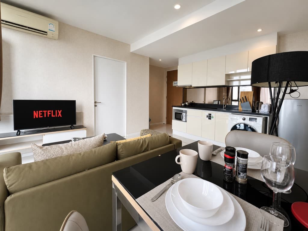 Estella Ekkamai — photo 16