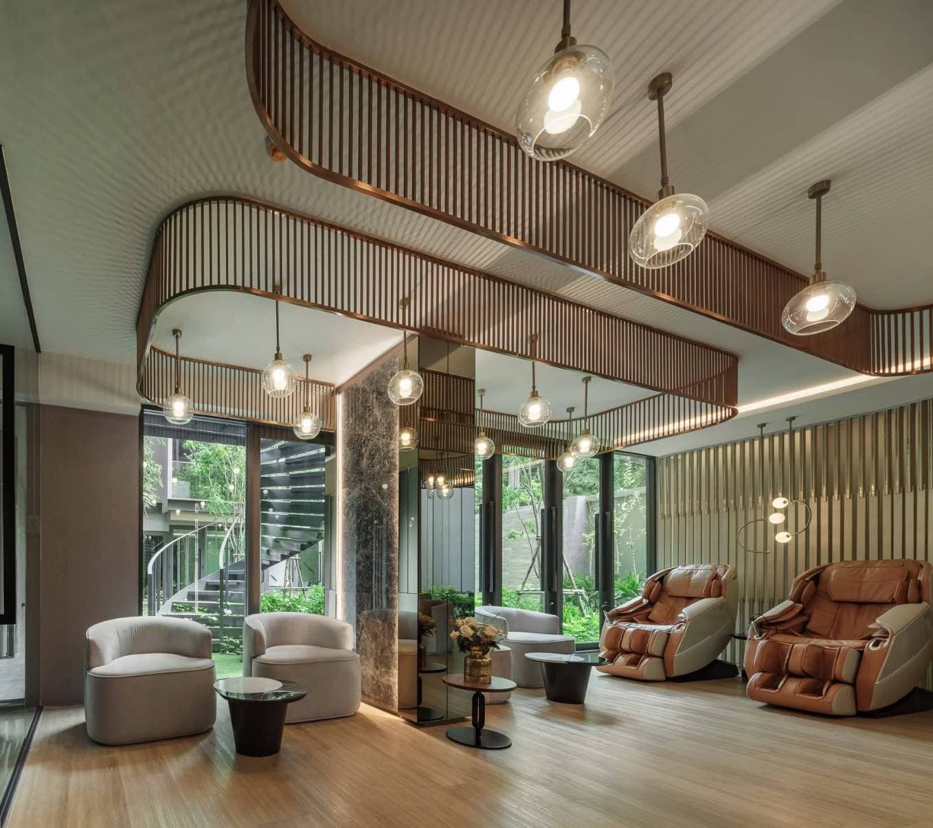 Lloyd Soonvijai Thonglor — photo 10