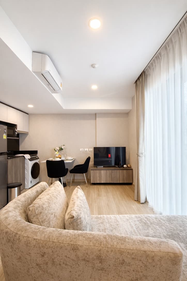 Lloyd Soonvijai Thonglor — photo 4
