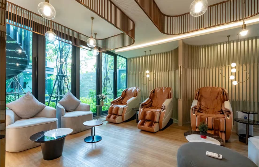 Lloyd Soonvijai Thonglor — photo 8