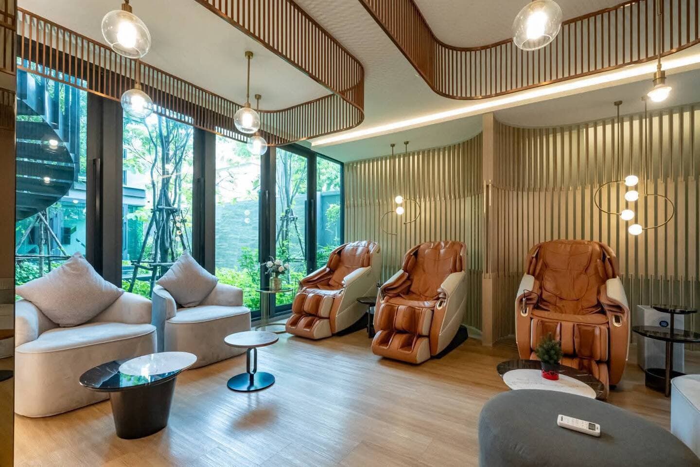 Lloyd Soonvijai Thonglor — photo 3