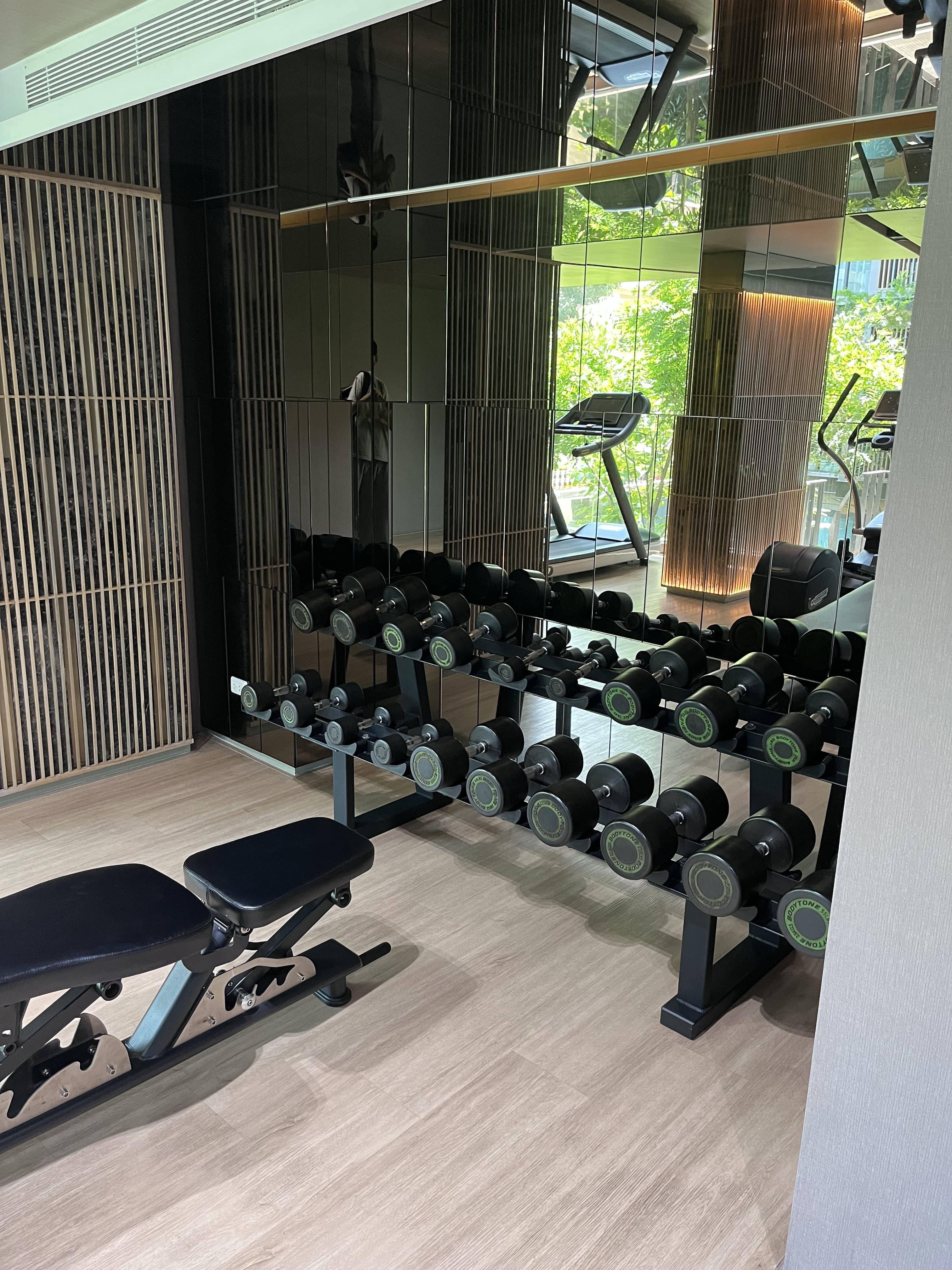 Lloyd Soonvijai Thonglor — photo 43